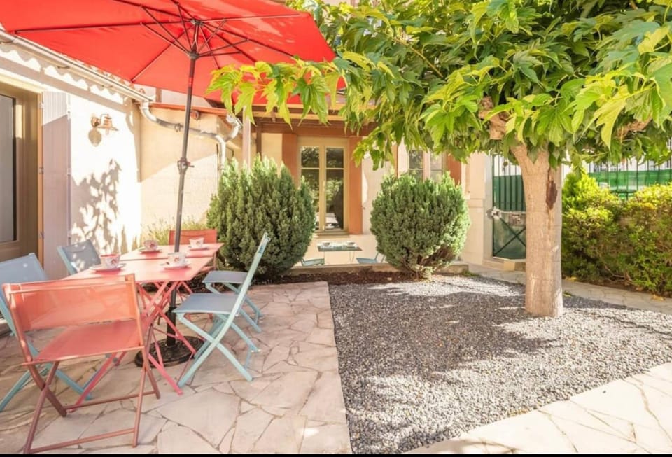 Maison La Djoon,Vue Cité, centre ville Spa Jardin House in Carcassonne