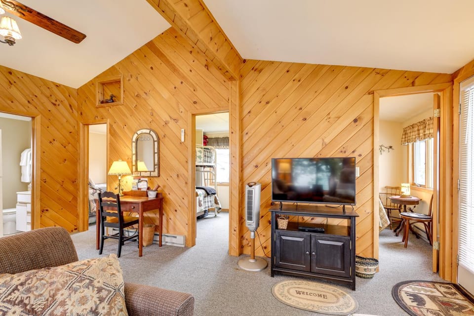 Waterfront Cottage on Lake George w/ 2 Docks! House in Queensbury