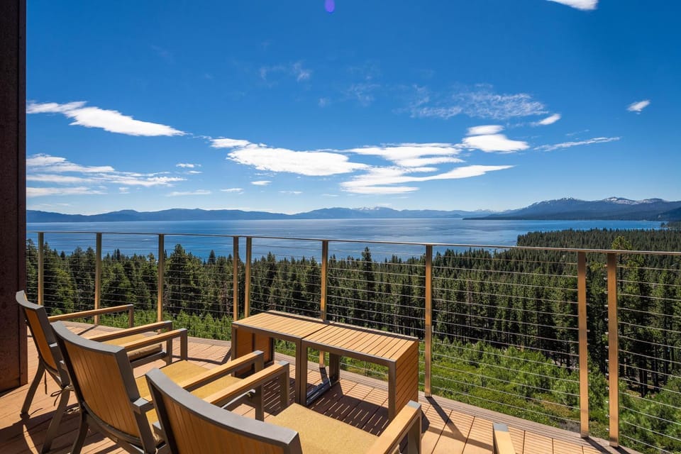 Natural landscape, Balcony/Terrace, Lake view