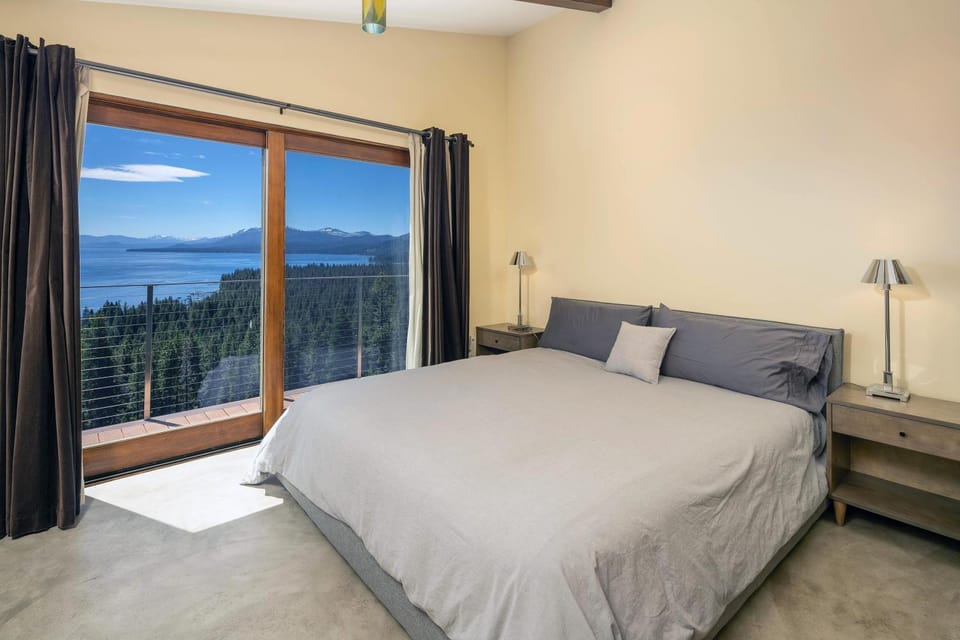 Natural landscape, Bedroom, Lake view
