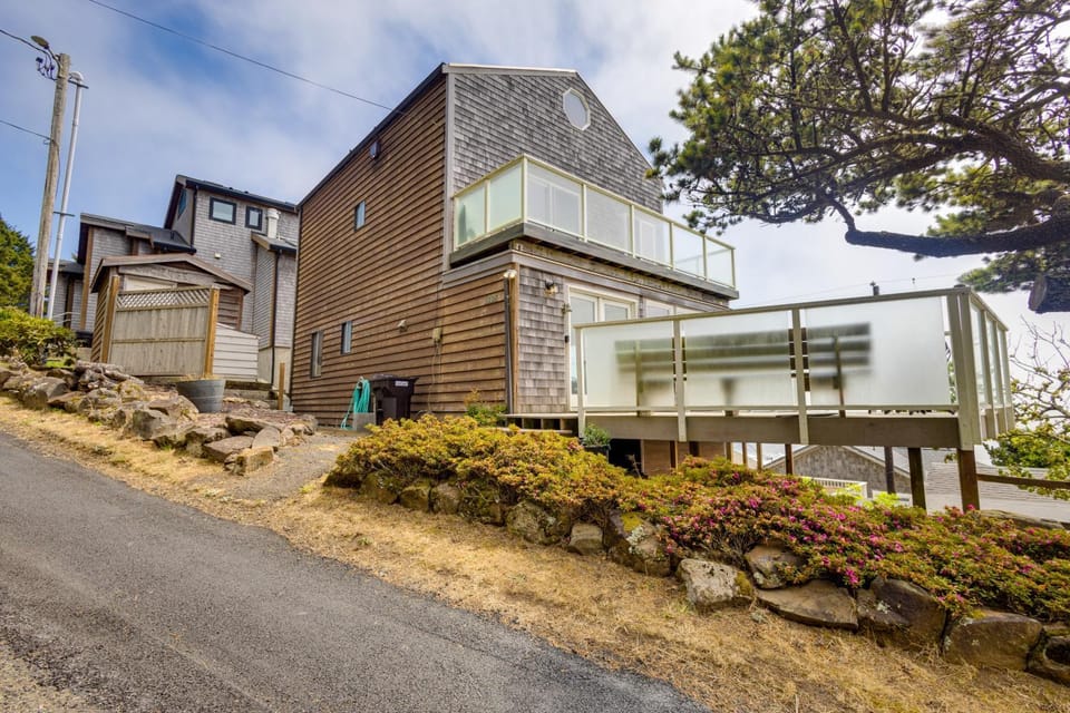 Seascape in Oceanside House in Oregon
