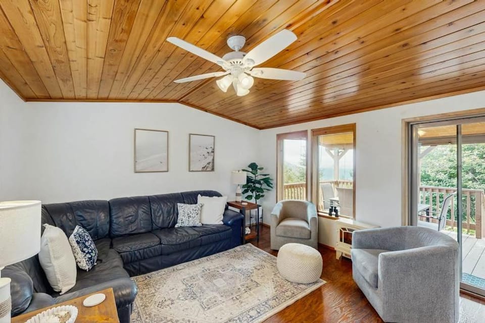 Whaleshead Getaway House in Oregon