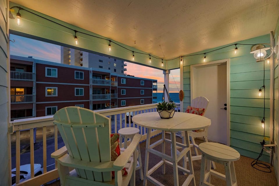 View (from property/room), Balcony/Terrace, Seating area