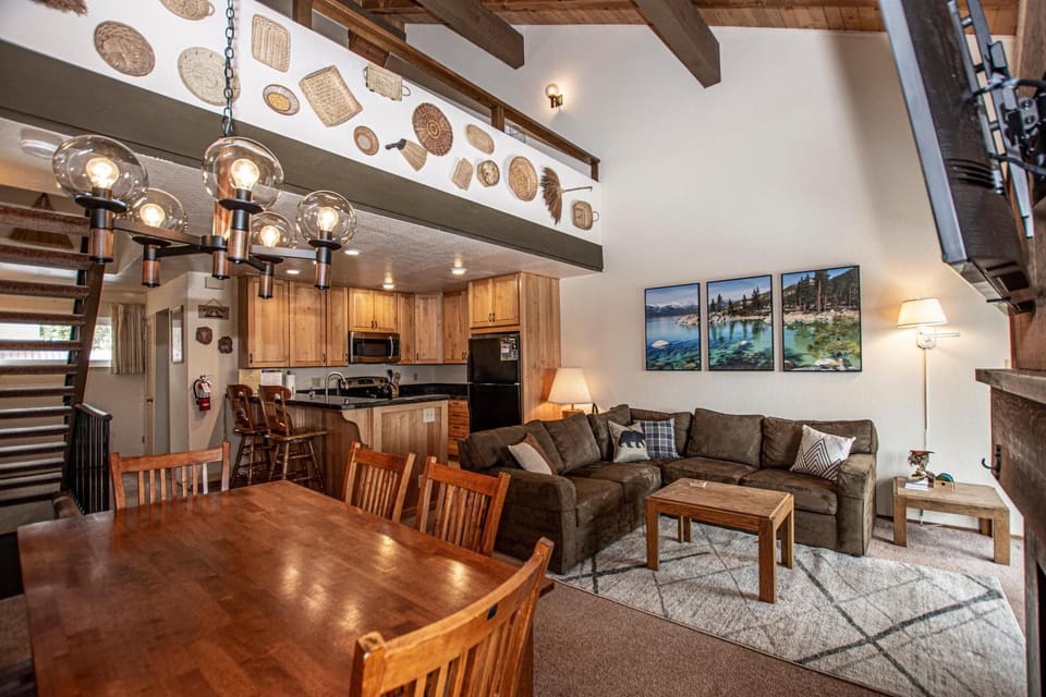 Communal lounge/ TV room, Kitchen or kitchenette, Living room, Dining area