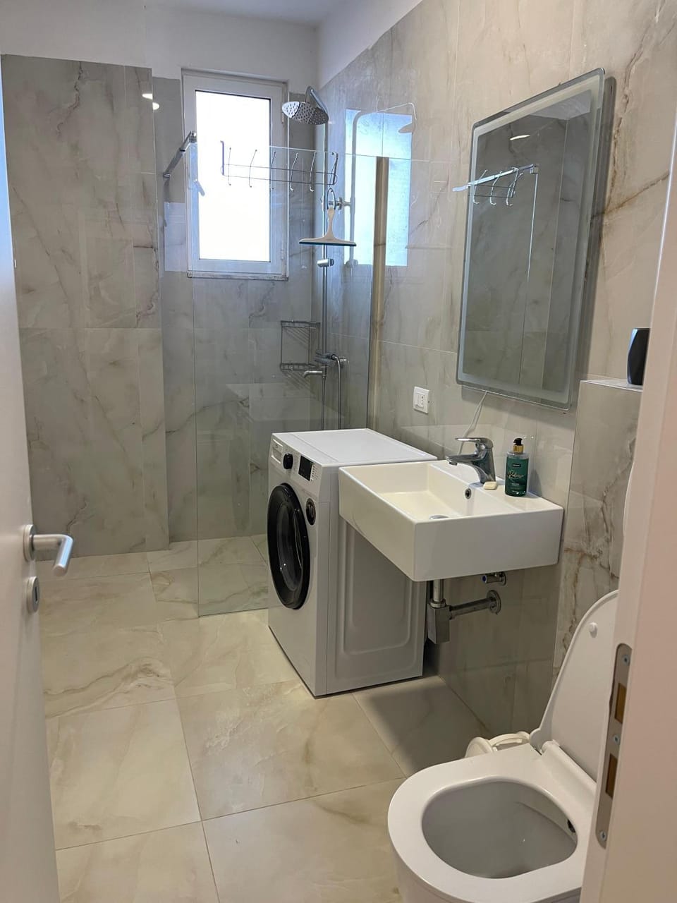 Shower, Toilet, Bathroom, washing machine