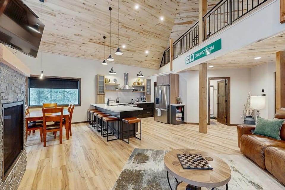 Summer Skjol & Ski Haus House in North Lawrence