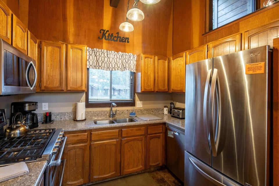 Kitchen or kitchenette, oven, stove