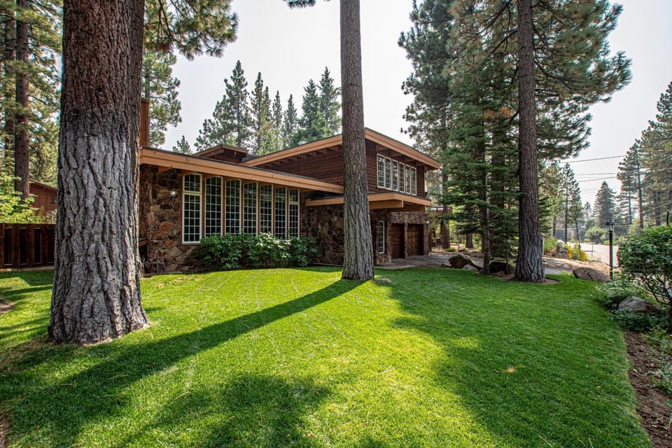 Property building, Day, Natural landscape, Garden, Garden view