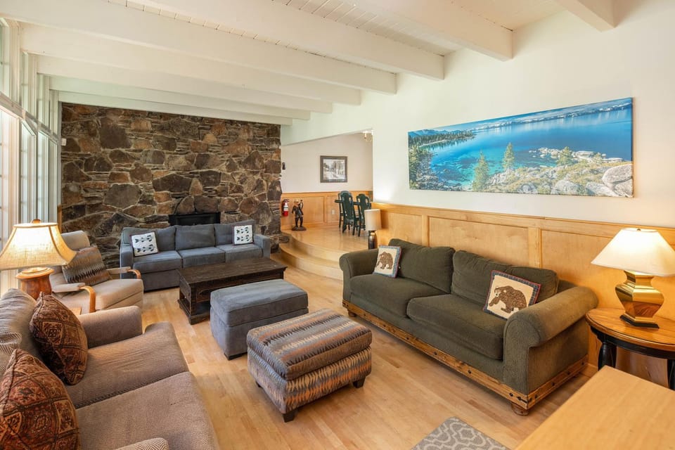 Living room, Seating area