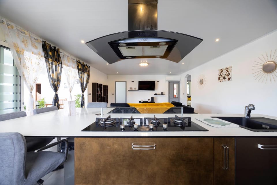 Kitchen or kitchenette, stove