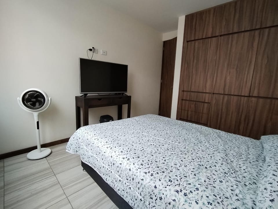TV and multimedia, Photo of the whole room, Bedroom, wardrobe
