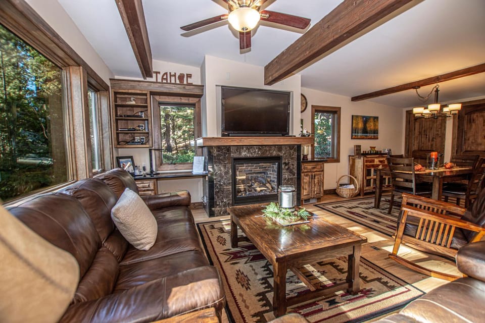 TV and multimedia, Living room, fireplace