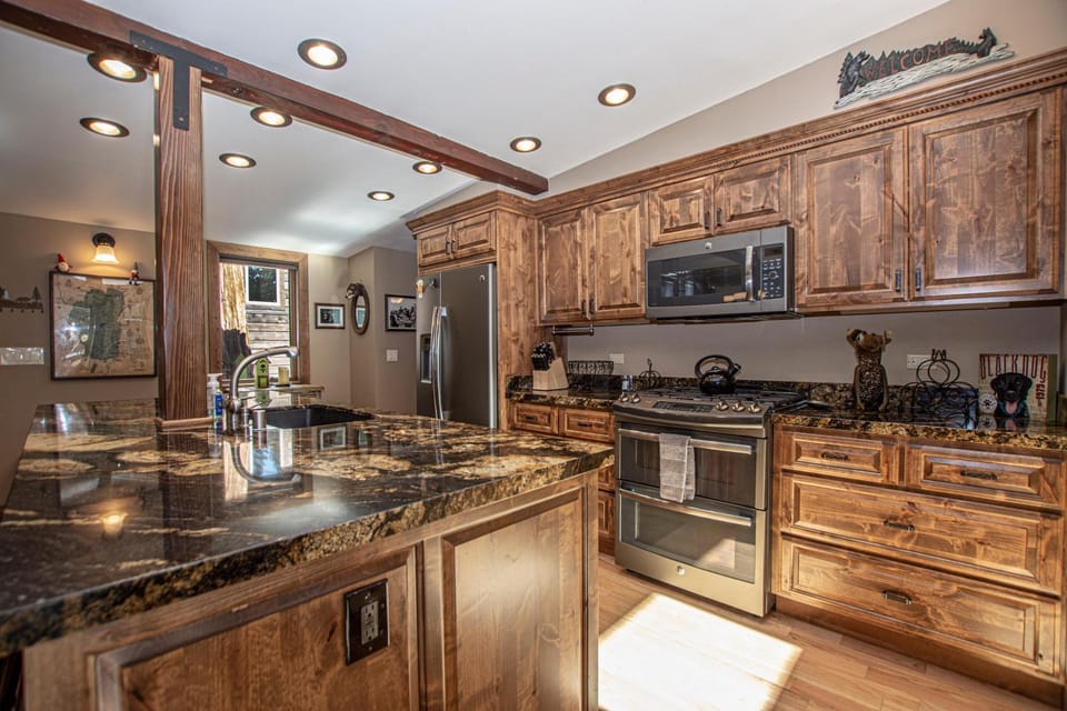Kitchen or kitchenette, oven, stove