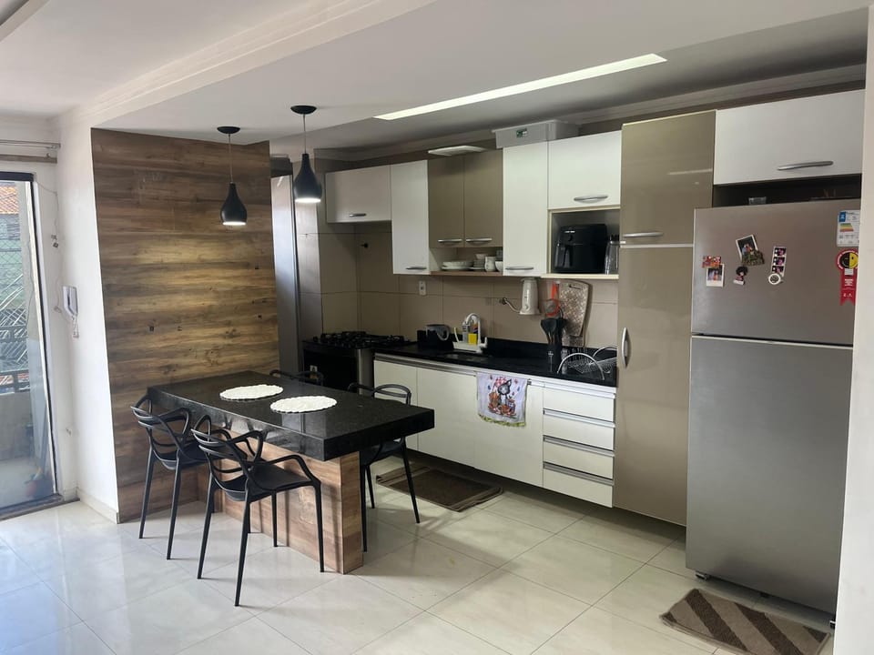 Kitchen or kitchenette, Dining area, oven