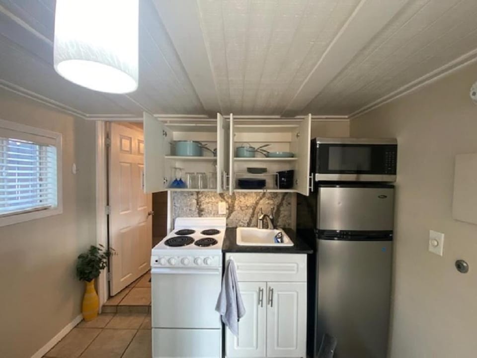 Kitchen or kitchenette, oven, stove