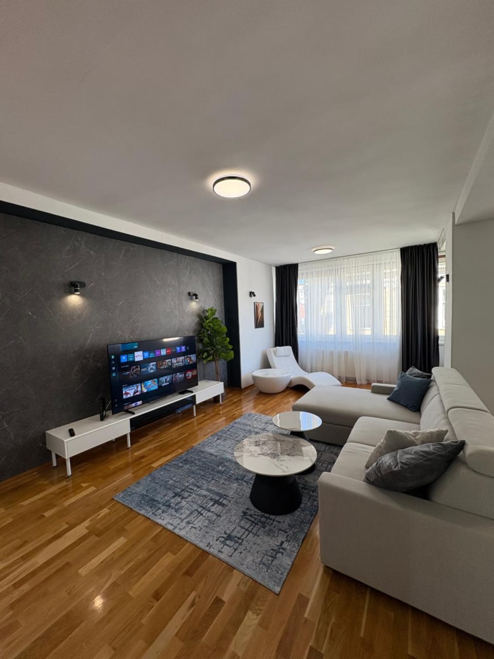 TV and multimedia, Living room, Seating area