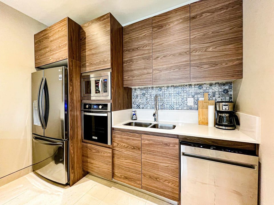 Kitchen or kitchenette, oven