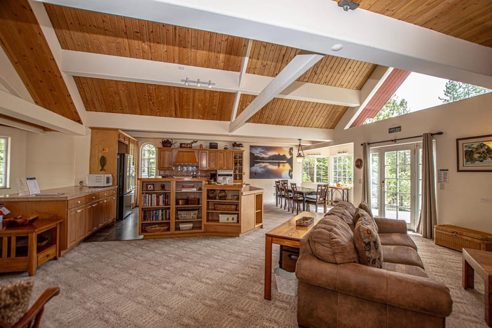 Trailside Escape By Hauserman Rentals House in Dollar Point