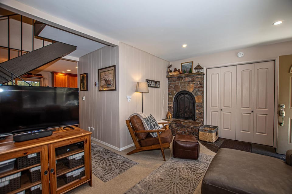 Lake Forest Glen # 114 By Hauserman Rentals House in Dollar Point