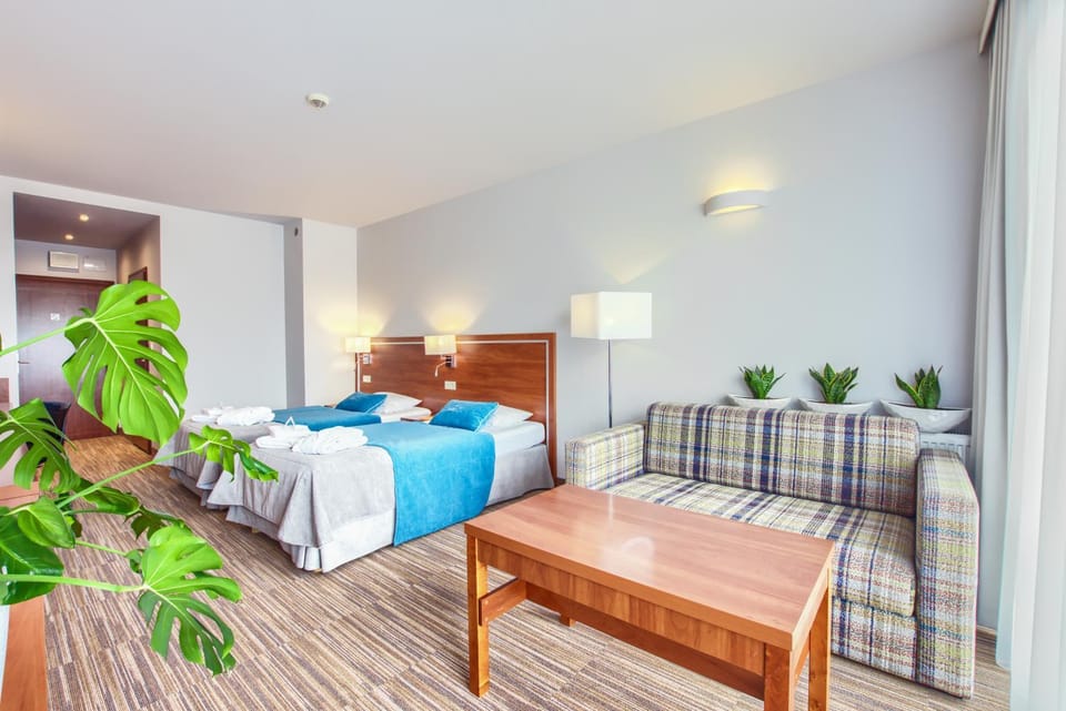 Photo of the whole room, Seating area, Bedroom