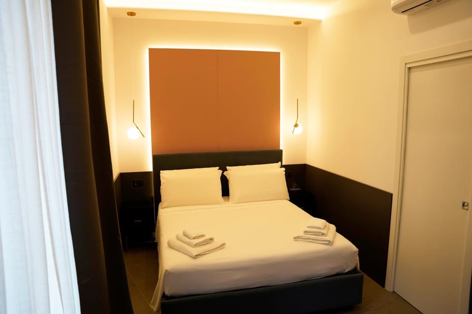 Bed, Photo of the whole room, Bedroom, towels, wardrobe, air conditioner