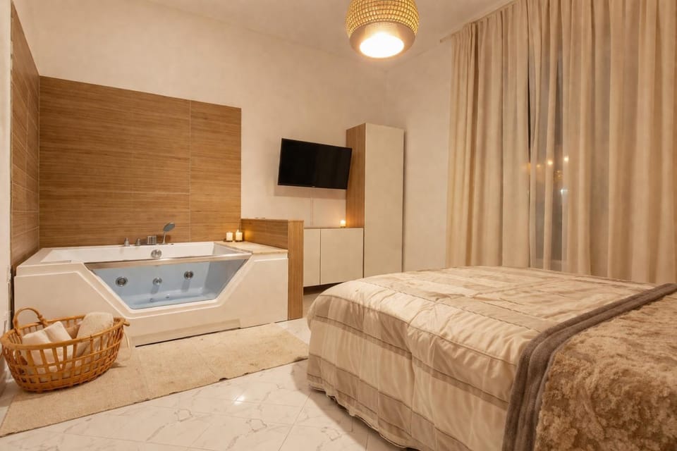 Photo of the whole room, Bath