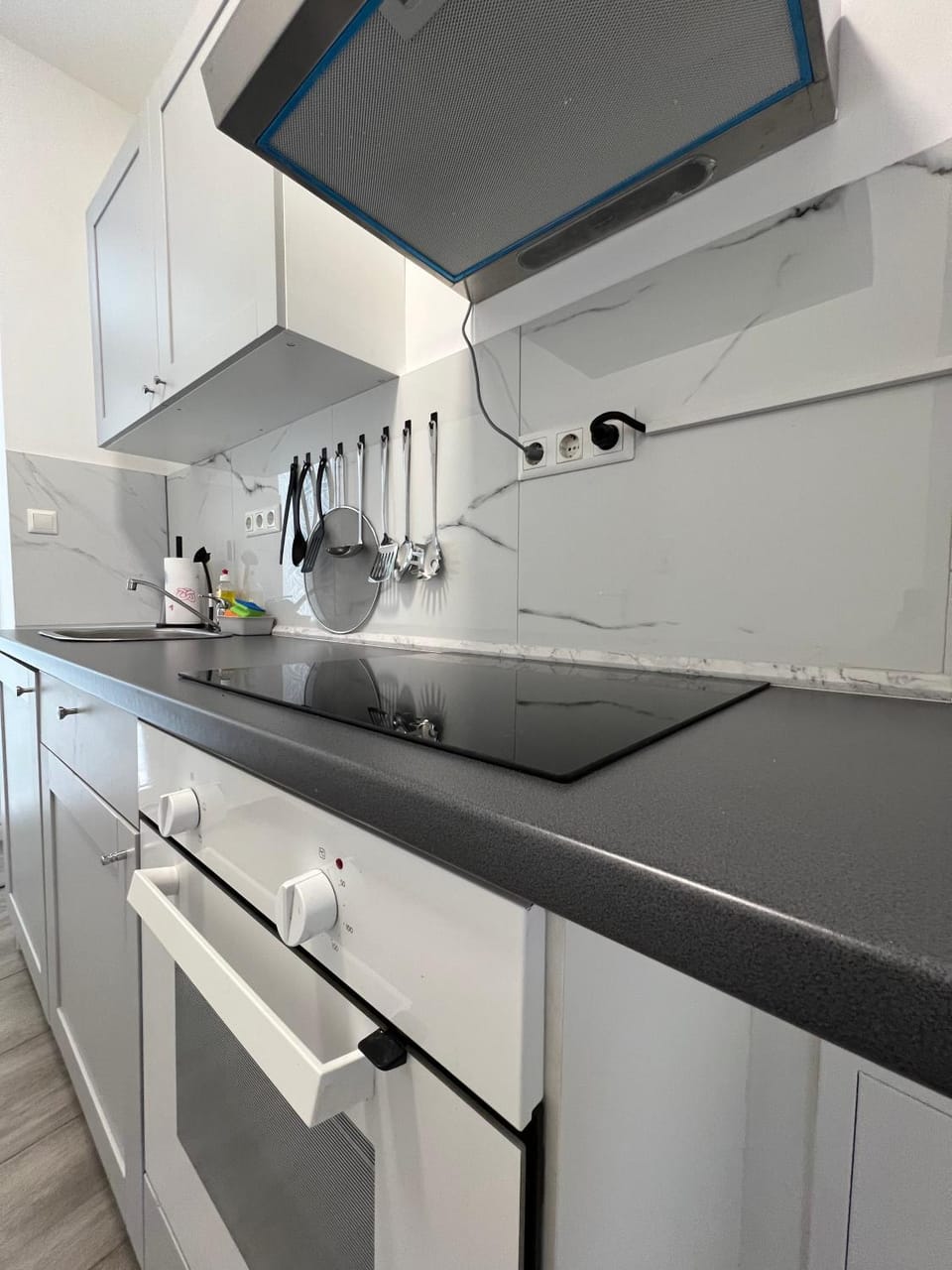 Coffee/tea facilities, Kitchen or kitchenette, oven, pet friendly, stove, toaster