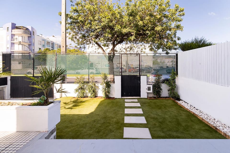 Facade/entrance, Garden