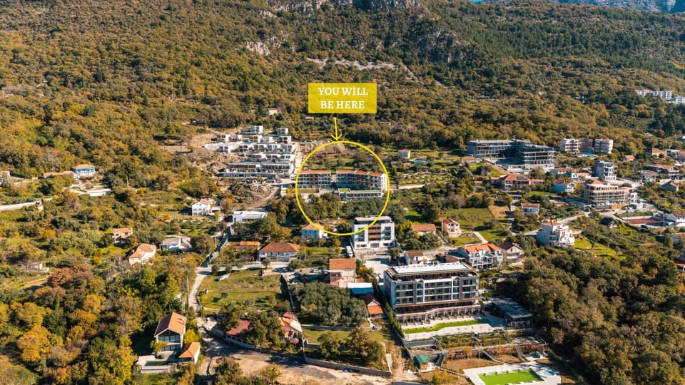 Property building, Neighbourhood, Natural landscape, Bird's eye view, Street view, Location