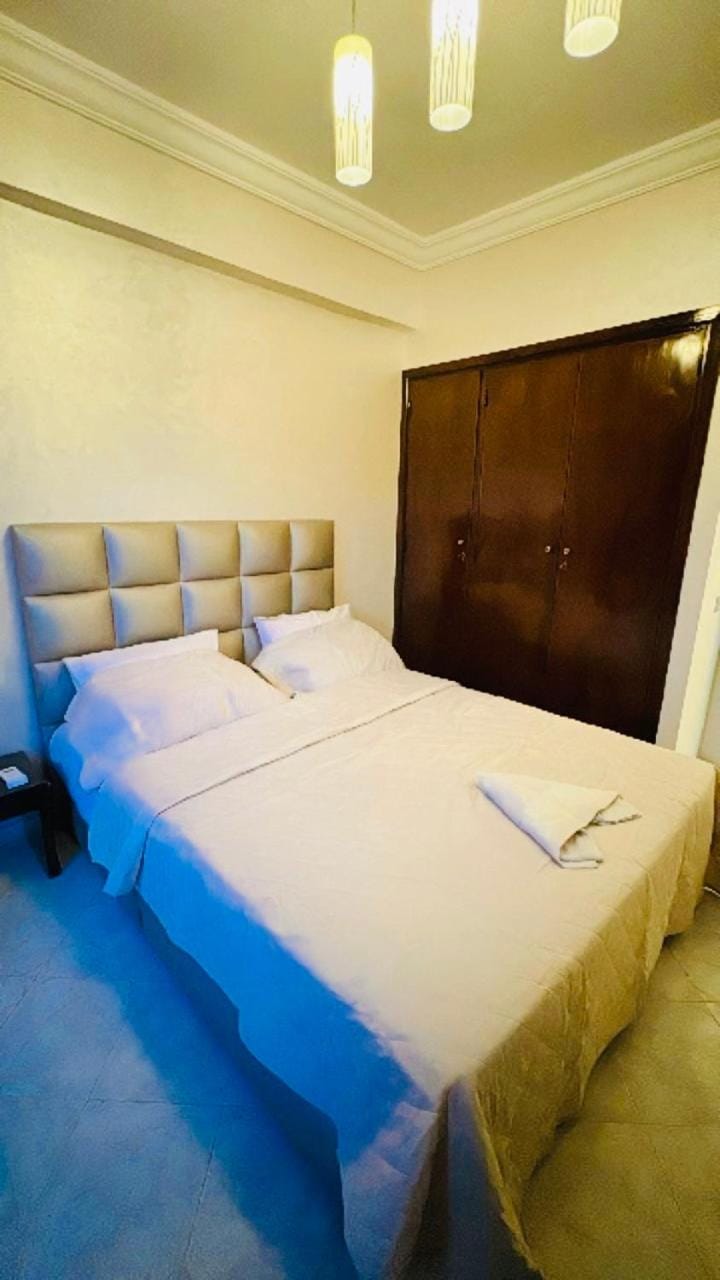 Spacieux appartement juste pour familles réservation juste pour les familles et les couples mariés Apartment in Marrakesh