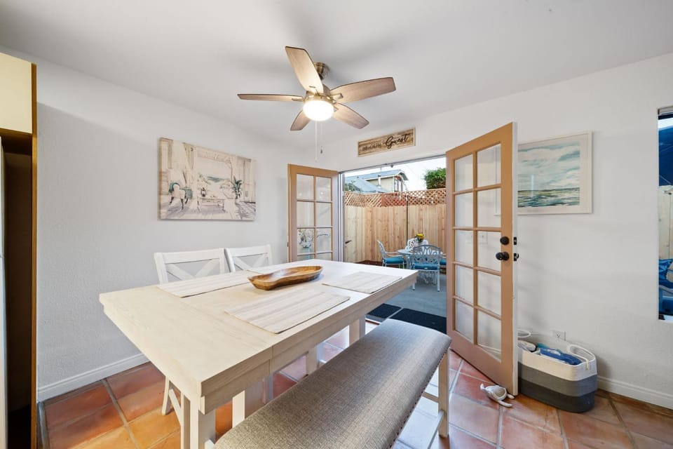 Cozy La Jolla Bungalow Near Beach & Village House in La Jolla