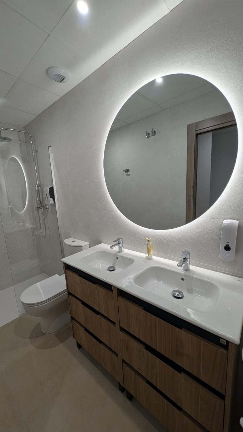Shower, Bathroom, towels