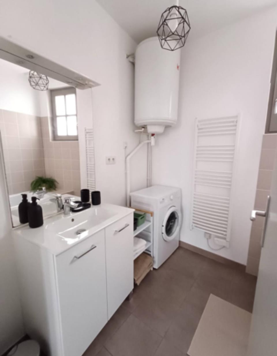 Bathroom, washing machine