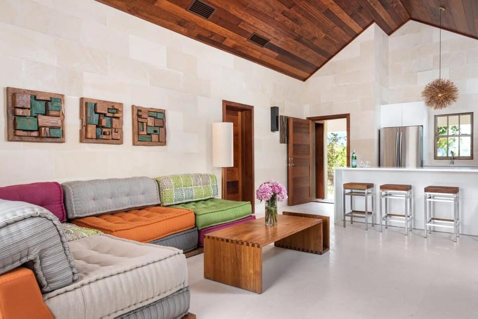 Compact one bedroom villa right on the beach Villa in The Bight Settlement