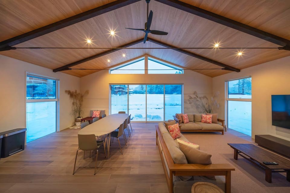 Living room, Seating area, Evening entertainment