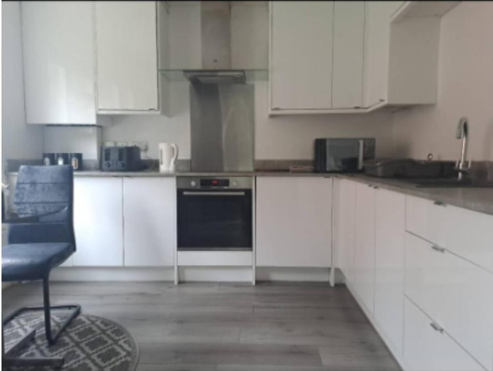 Three Bedroom Apartment Apartment in Brighton
