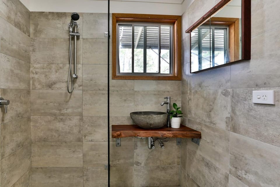 Macs Beach Bungalow House in Central Coast