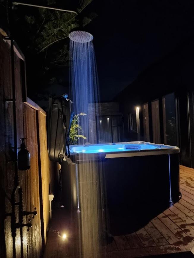 Shower, Night, Hot Tub