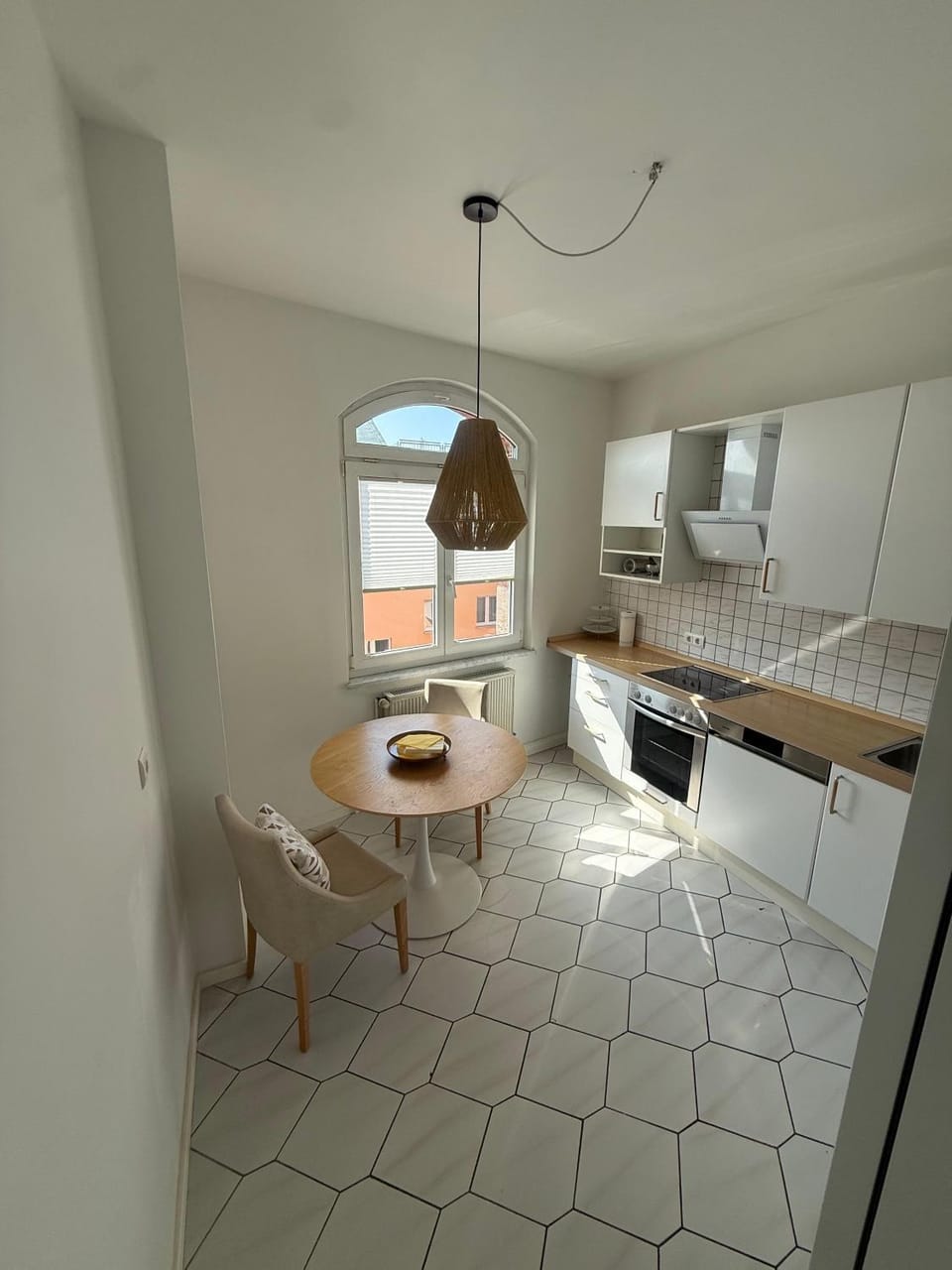 Kitchen or kitchenette, Seating area, Dining area