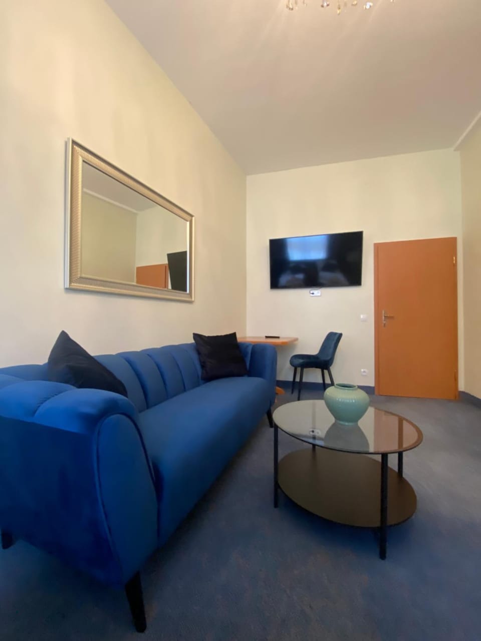 TV and multimedia, Seating area