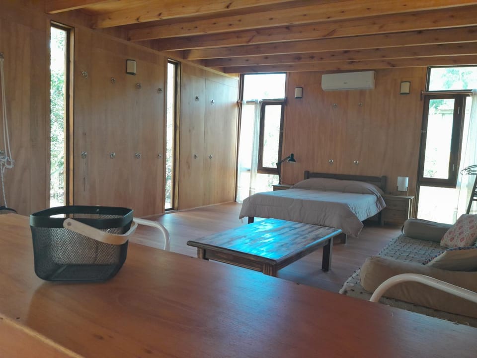 Photo of the whole room, air conditioner