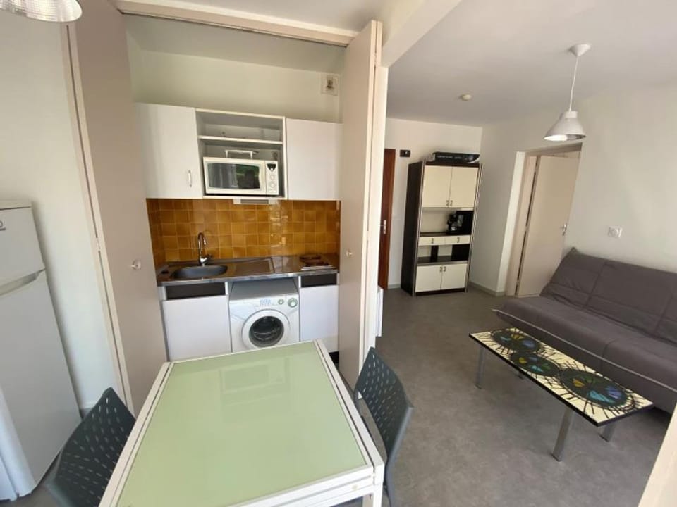 Appartement 4 pers. proche plage avec parking privé - FR-1-837-47 Apartment in Argeles-sur-Mer