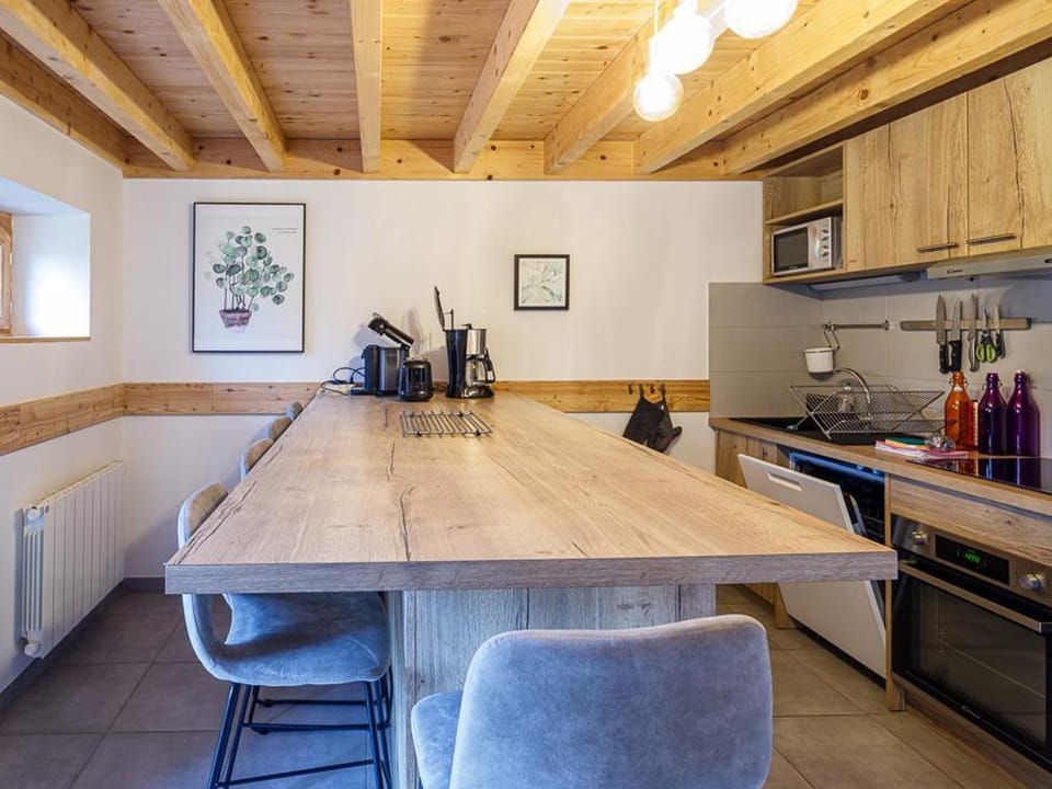 Domaine de charme 2 gîtes, 15 pers, animaux admis, wifi - FR-1-496-368 House in Auvergne-Rhône-Alpes
