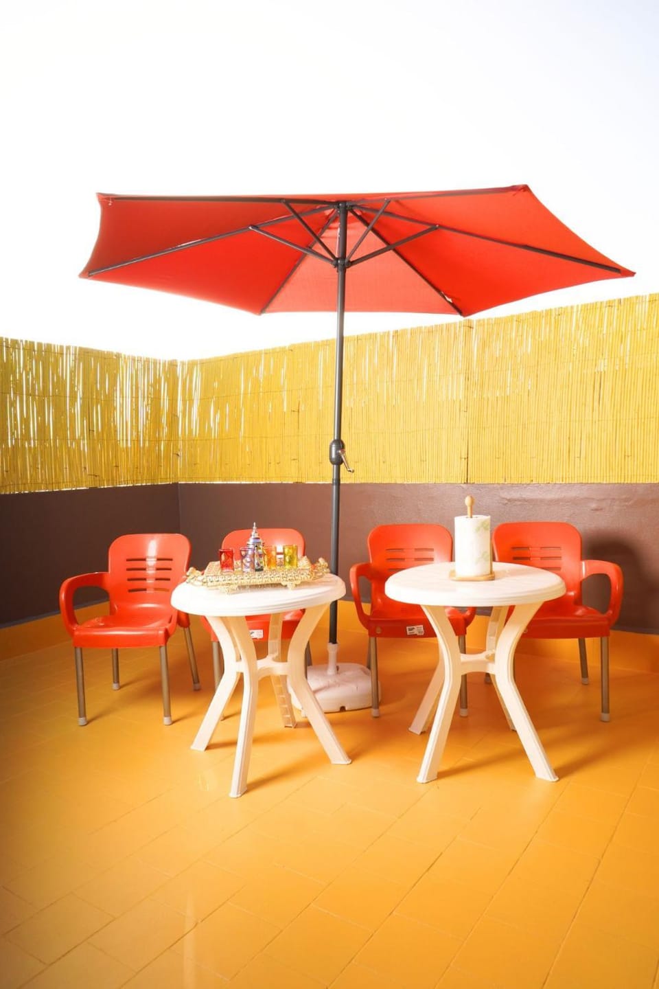 Day, Seating area, Dining area
