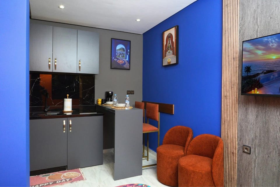 TV and multimedia, Seating area, Dining area