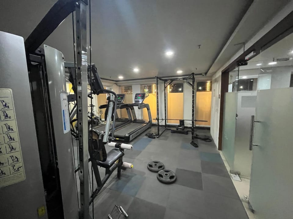 Couple friendly room with ac, comfy bed and private window view Bed and Breakfast in Haryana