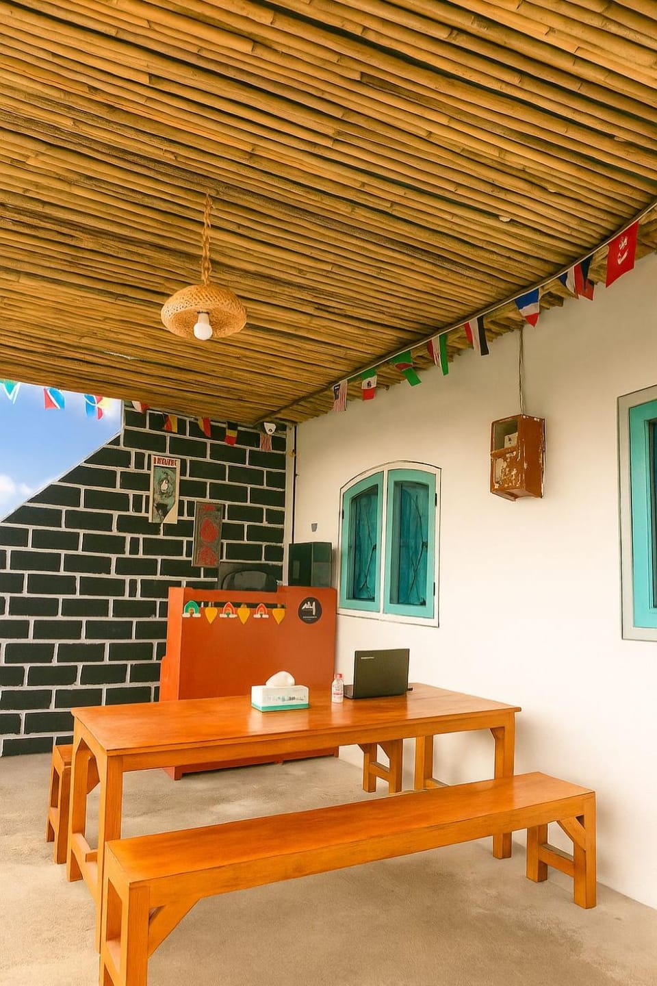 Property building, Balcony/Terrace, Seating area