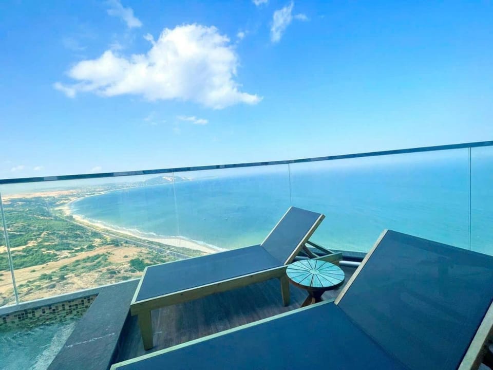 Beach, Swimming pool