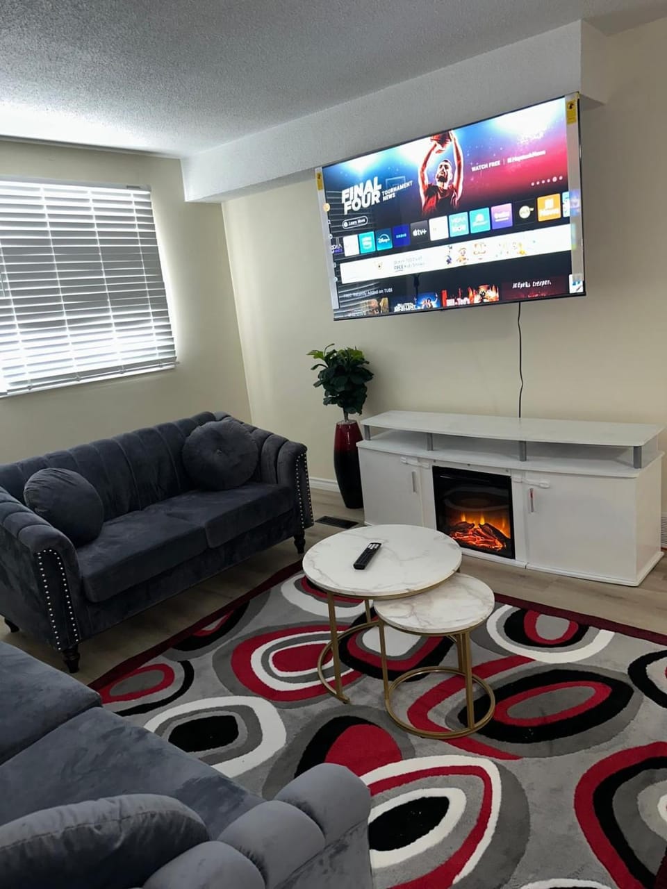 TV and multimedia, Living room, Seating area, Evening entertainment