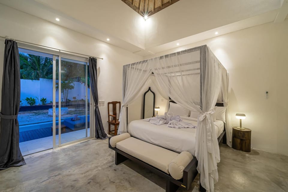 Villa Zenaya - Tropical 3BR Haven, Near Balangan Surf! Villa in Bali